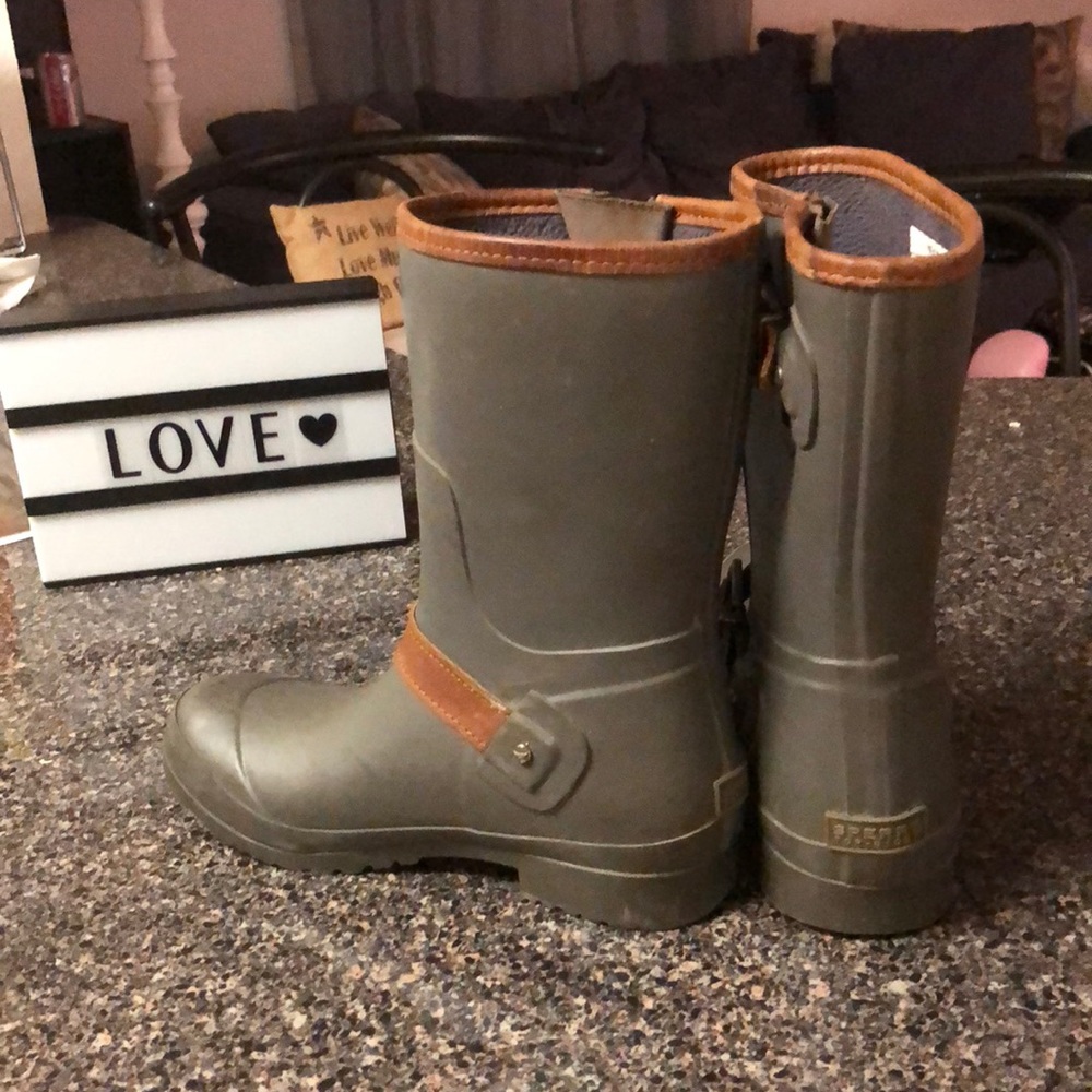 Sperry Rain Boots!